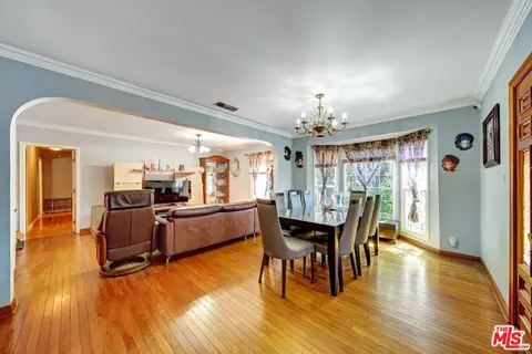 840 N Poinsettia Pl, Los Angeles, CA 90046