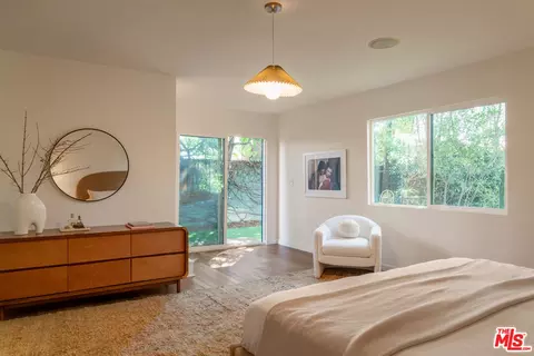 3917 Beethoven St, Los Angeles, CA 90066