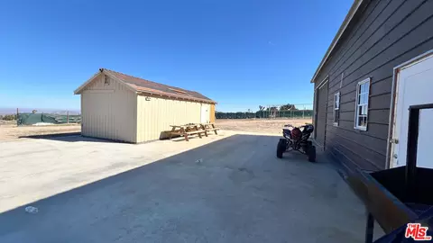 200 Avenue Y 8, Llano, CA 93544 photo 6