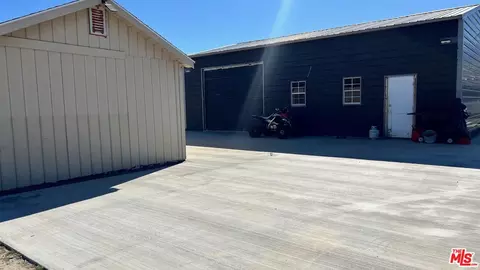 200 Avenue Y 8, Llano, CA 93544 photo 3