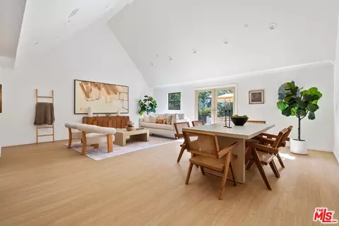 3945 Franklin St, Glendale, CA 91214