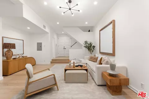 1131 12th St #102, Santa Monica, CA 90403