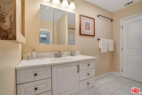 Bath - 10743 Mountair Ave, Tujunga, CA 91042 photo 3 of 3