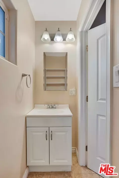 Bath - 10743 Mountair Ave, Tujunga, CA 91042 photo 1 of 3