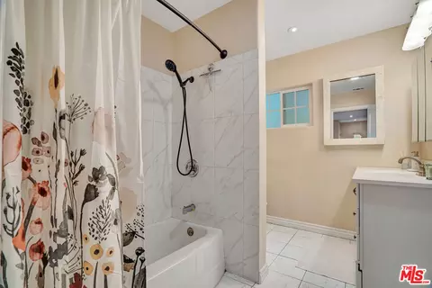 Bath - 10743 Mountair Ave, Tujunga, CA 91042 photo 2 of 3