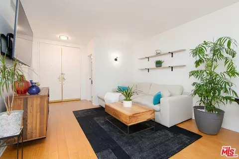 1131 Alta Loma Rd #123, West Hollywood, CA 90069