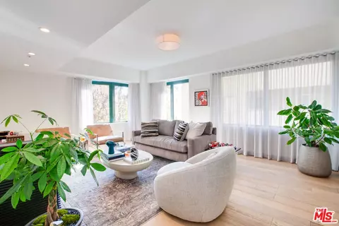 10520 Wilshire Blvd #306, Los Angeles, CA 90024