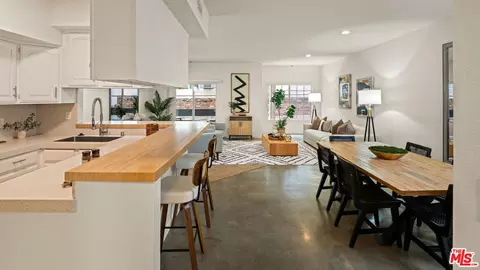 10627 Ashton Ave #103, Los Angeles, CA 90024