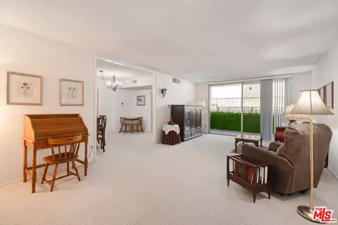 15248 Dickens St #108, Sherman Oaks, CA 91403
