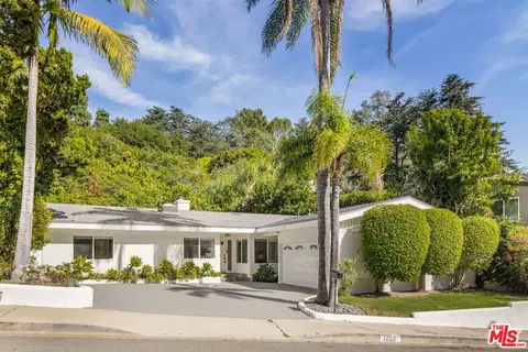 1220 N Norman Pl, Los Angeles, CA 90049