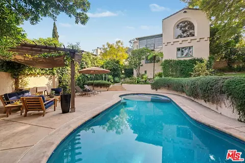 2042 Balmer Dr, Los Angeles, CA 90039