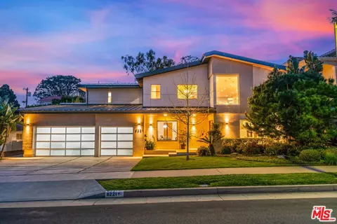 8221 Tuscany Ave, Playa Del Rey, CA 90293