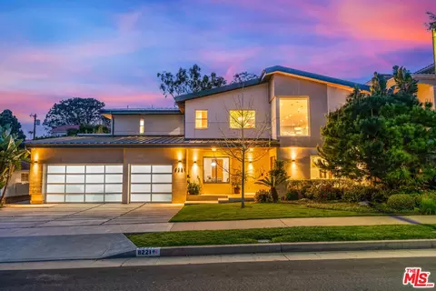 8221 Tuscany Ave, Playa Del Rey, CA 90293