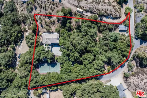 730 Crater Camp Dr, Calabasas, CA 91302