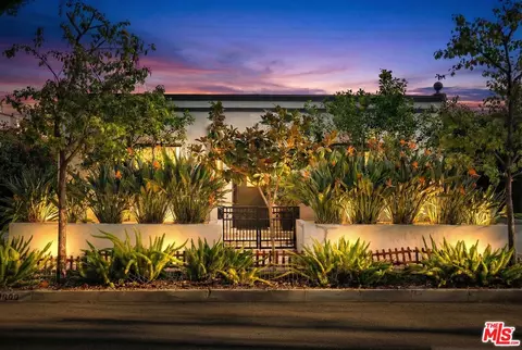 8980 Lloyd Pl, West Hollywood, CA 90069