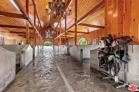 Entry Way - 8018 Balcom Canyon Rd, Somis, CA 93066 photo 1 of 3