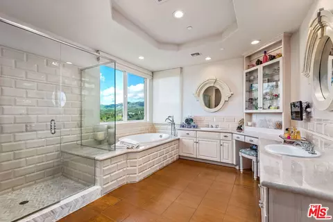Bath - 8018 Balcom Canyon Rd, Somis, CA 93066 photo 1 of 1