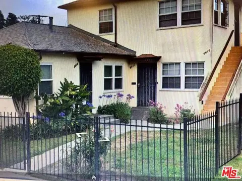 6615 S Van Ness Ave, Los Angeles, CA 90047