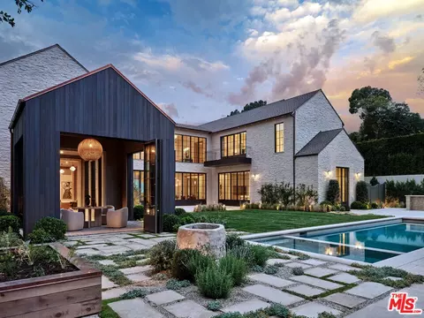 694 N Tigertail Rd, Los Angeles, CA 90049
