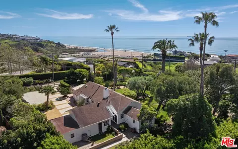29701 Baden Pl, Malibu, CA 90265