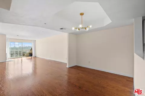 4755 Templeton St #2113, Los Angeles, CA 90032