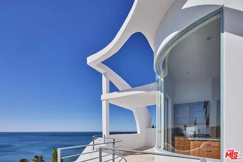 3885 Rambla Orienta, Malibu, CA 90265
