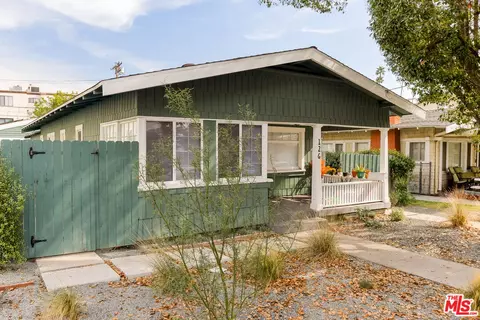 126 Franklin Ct, Glendale, CA 91205