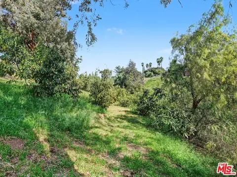 Exterior - 670 Tranquil Ln, Simi Valley, CA 93065 photo 27 of 30