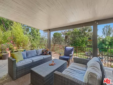 Exterior - 670 Tranquil Ln, Simi Valley, CA 93065 photo 14 of 30