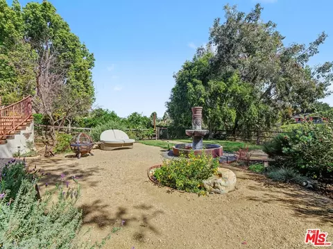Exterior - 670 Tranquil Ln, Simi Valley, CA 93065 photo 18 of 30