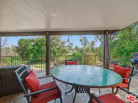 670 Tranquil Ln, Simi Valley, CA 93065 photo 19