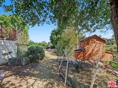 670 Tranquil Ln, Simi Valley, CA 93065 photo 37