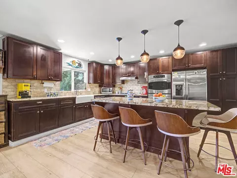 Kitchen - 670 Tranquil Ln, Simi Valley, CA 93065 photo 5 of 6