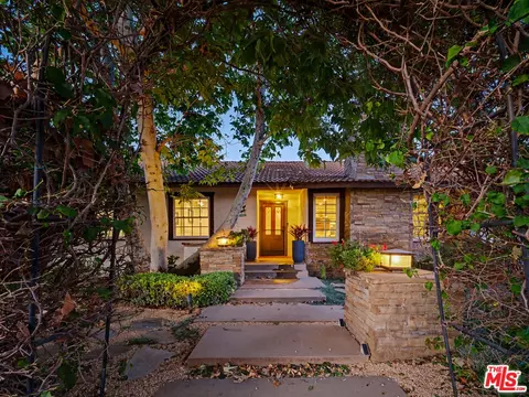 Exterior - 670 Tranquil Ln, Simi Valley, CA 93065 photo 4 of 30