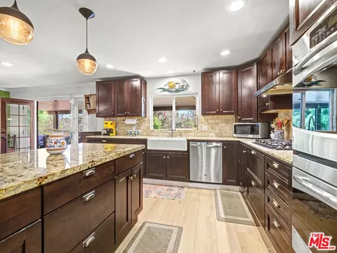670 Tranquil Ln, Simi Valley, CA 93065 photo 15