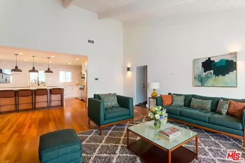 23721 Mariano St, Woodland Hills, CA 91367
