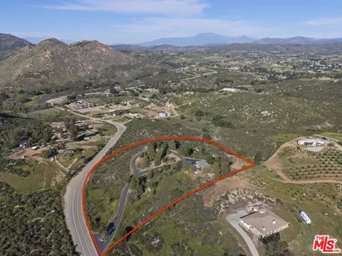 View/Area - 36880 E Benton Rd, Temecula, CA 92592 photo 6 of 10