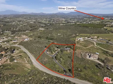 View/Area - 36880 E Benton Rd, Temecula, CA 92592 photo 5 of 10
