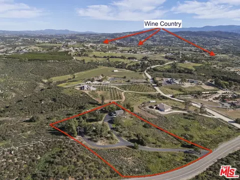 View/Area - 36880 E Benton Rd, Temecula, CA 92592 photo 4 of 10