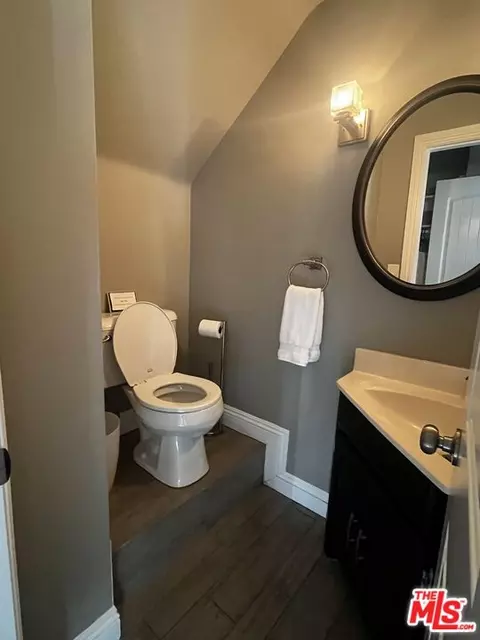 Bath - 36880 E Benton Rd, Temecula, CA 92592 photo 5 of 6