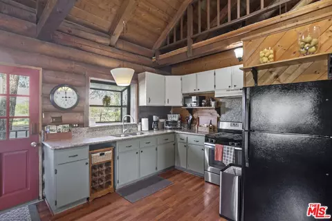 Kitchen - 36880 E Benton Rd, Temecula, CA 92592 photo 4 of 5