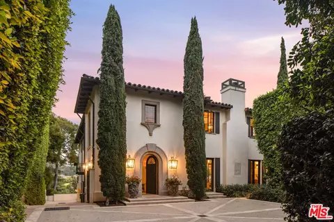 182 N Carmelina Ave, Los Angeles, CA 90049