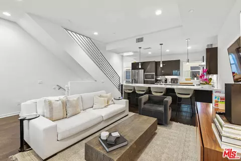 8408 Blackburn Ave, Los Angeles, CA 90048