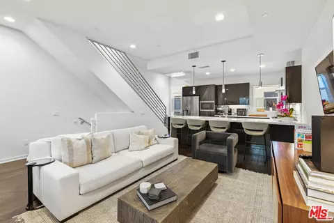 8408 Blackburn Ave, Los Angeles, CA 90048