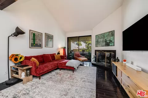 3480 Barham Blvd #326, Los Angeles, CA 90068