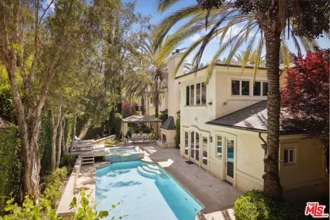 1160 Chantilly Rd, Los Angeles, CA 90077
