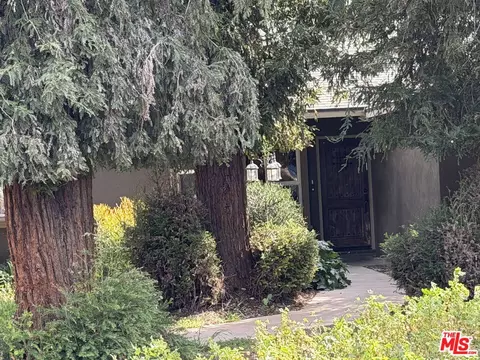 8450 Melvin Ave, Northridge, CA 91324