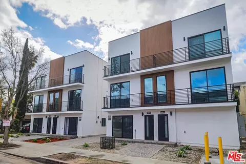 11810 Gilmore St, North Hollywood, CA 91606