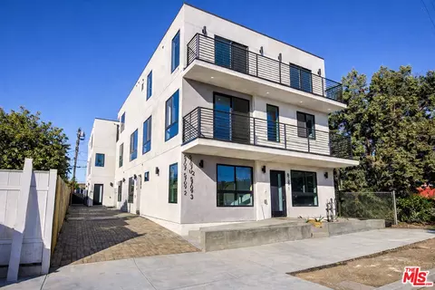 5709 Auckland Ave, North Hollywood, CA 91601