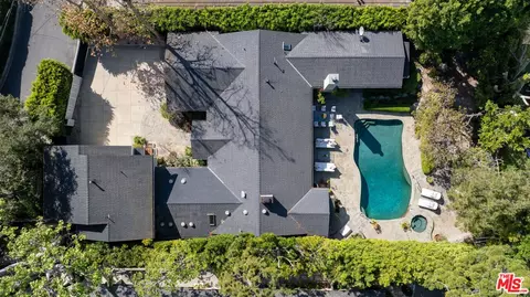 826 Norway Ln, Los Angeles, CA 90049